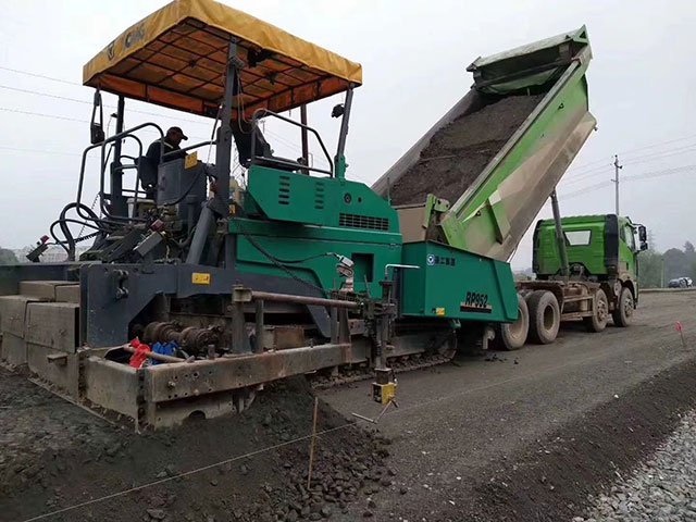 攤鋪機(jī) 攤鋪機(jī)