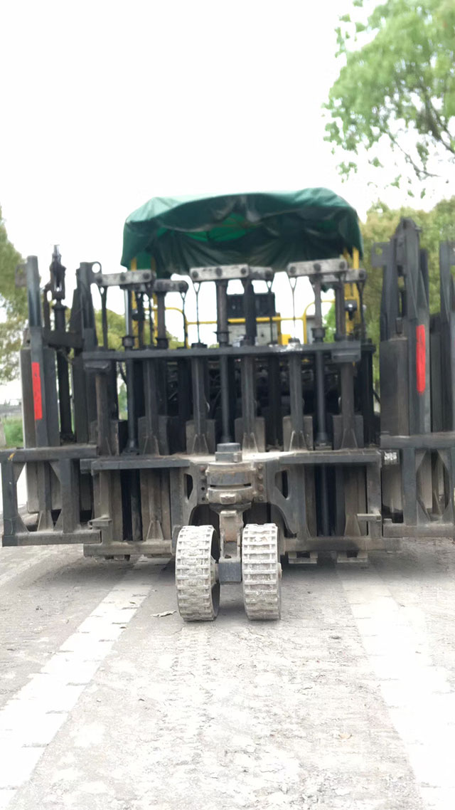 水泥路面多錘頭破碎機(jī) 水泥路面多錘頭破碎機(jī)