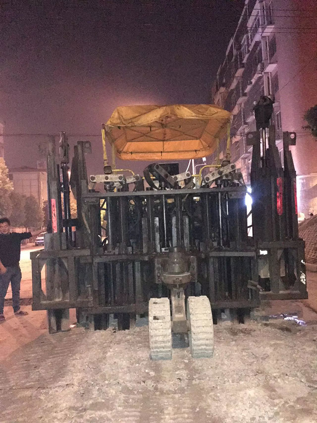 水泥路面多錘頭破碎機(jī) 水泥路面多錘頭破碎機(jī)